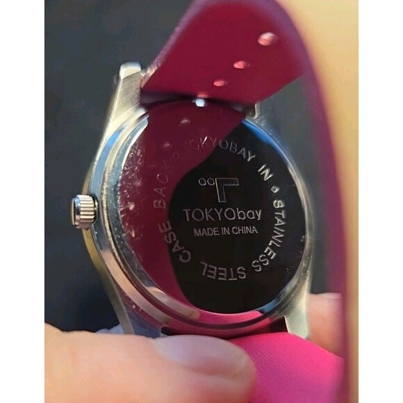Tokyo bay hot pink large faced silver tone ladies analog wristwatch - Picture 2 of 10